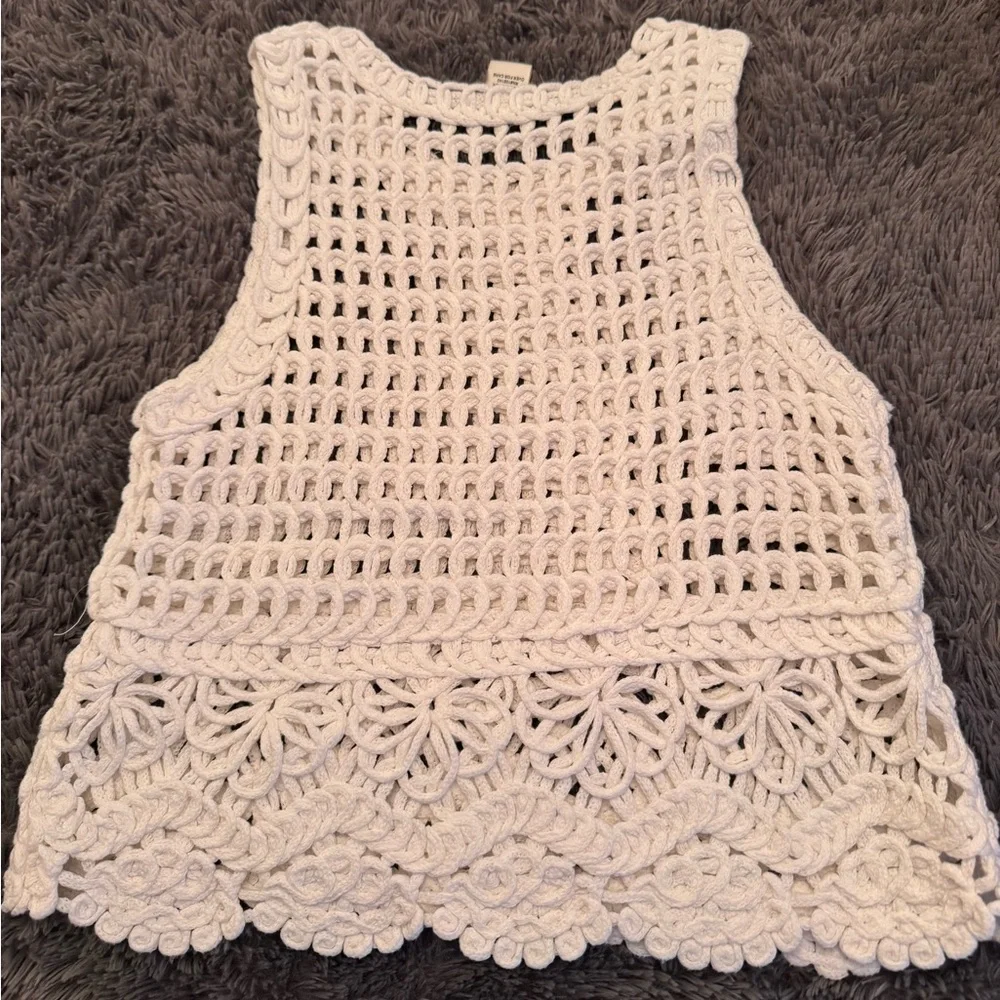 Ultra Pink Size Small White Crochet Sleeveless Top - Picture 2 of 4